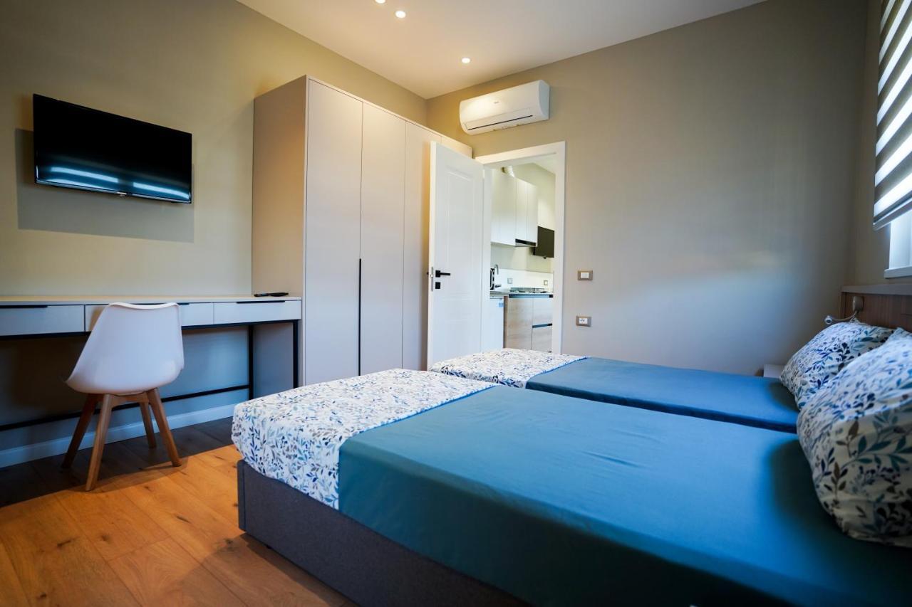 Klei'S Daily Apartment Tiranë Ngoại thất bức ảnh