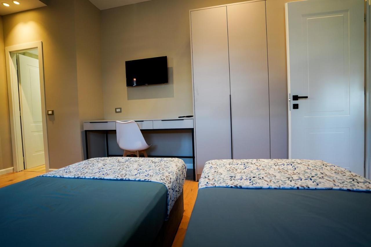 Klei'S Daily Apartment Tiranë Ngoại thất bức ảnh