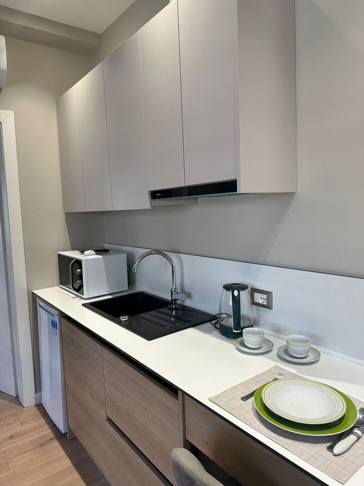Klei'S Daily Apartment Tiranë Ngoại thất bức ảnh